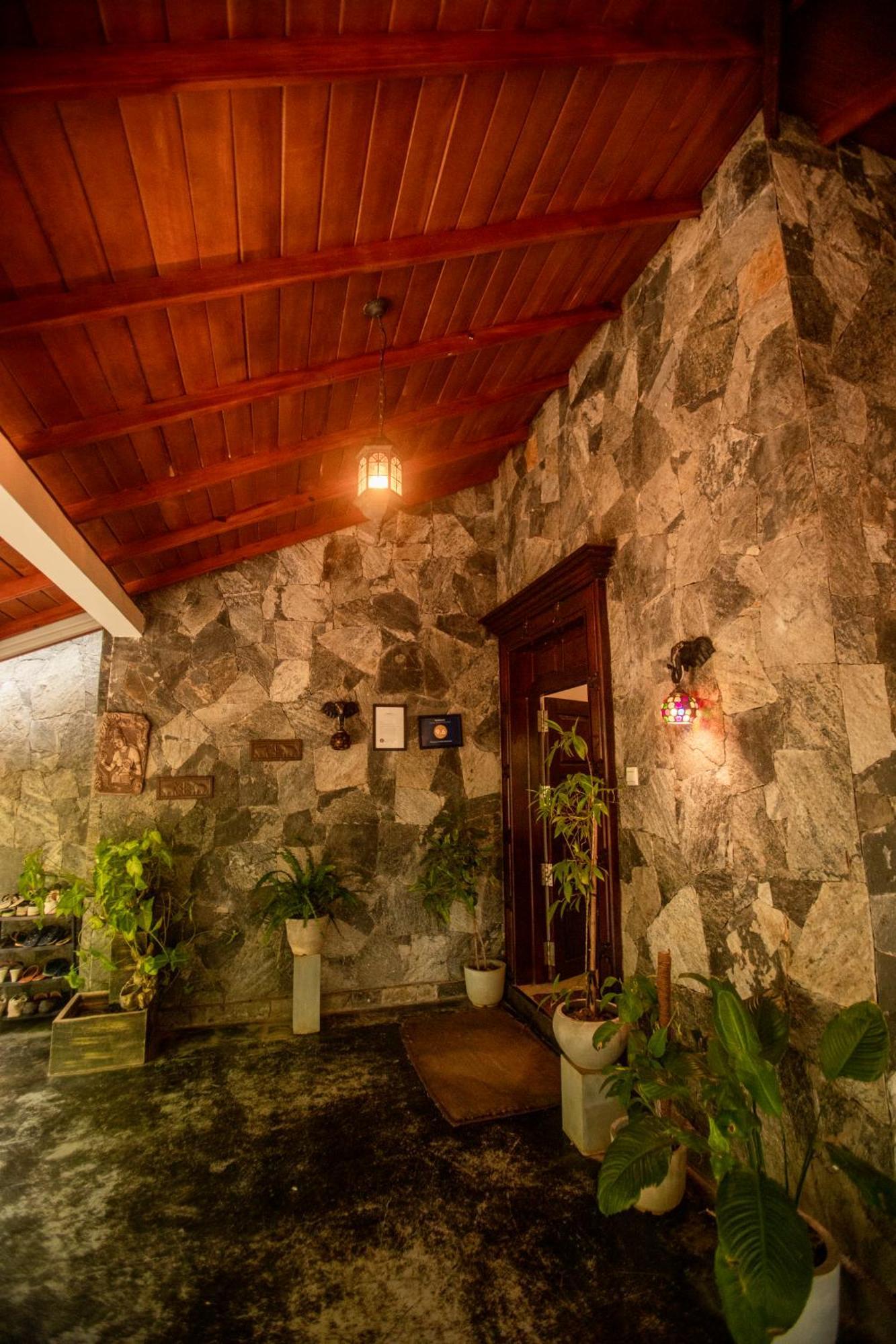 Evergreen Hotel Dambulla Exteriör bild